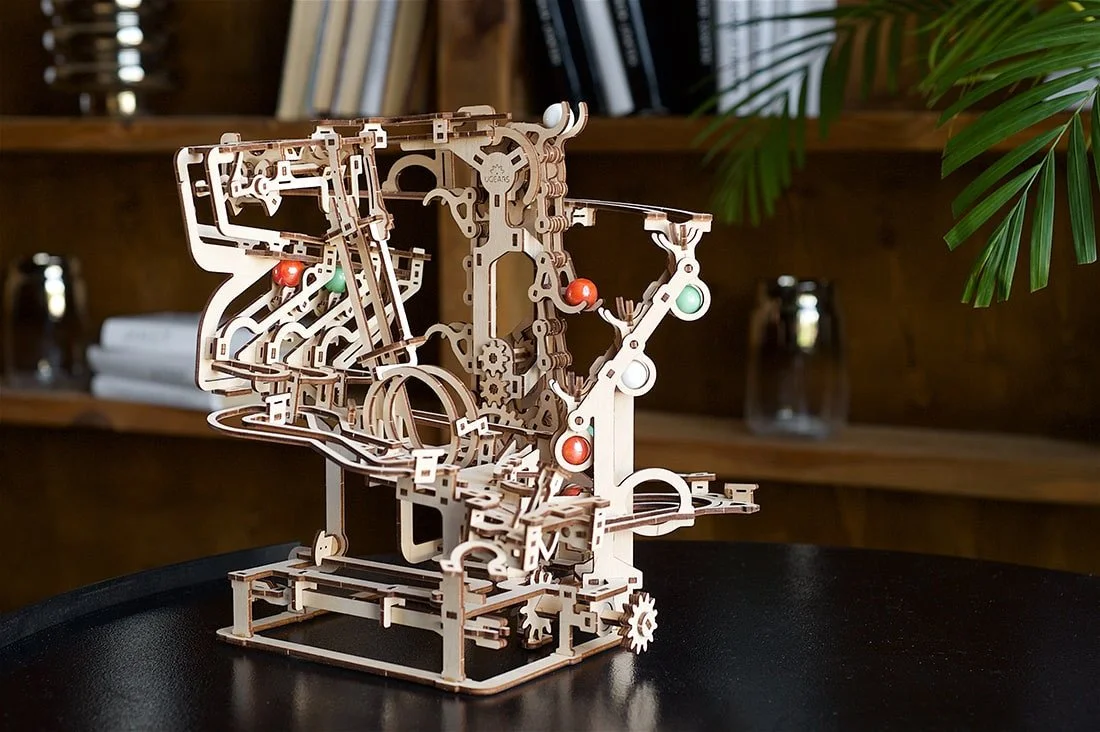 Carrera de canicas en cadena - Ugears 
